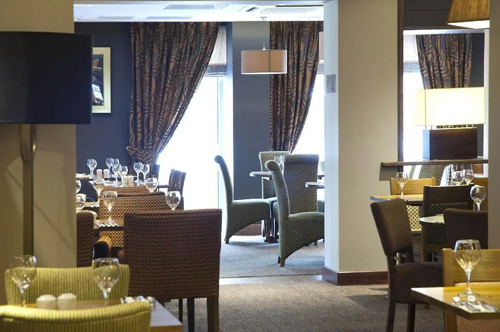 Premier Inn London Ealing-1