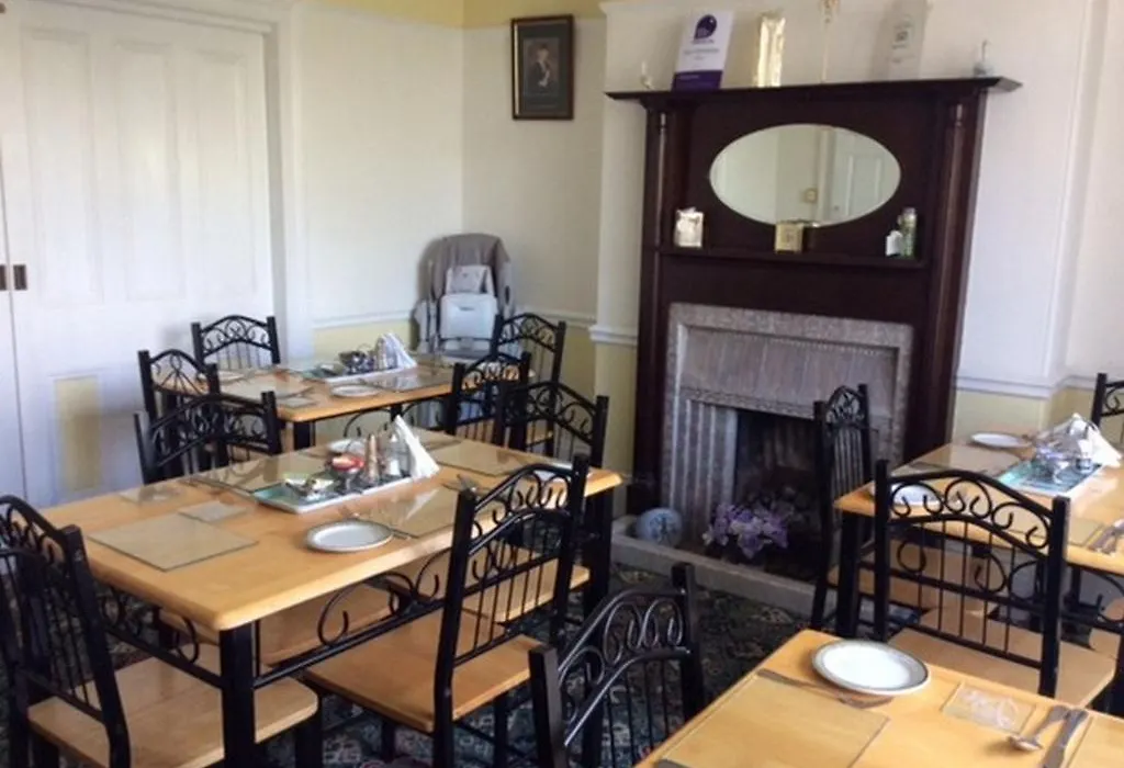 Alma Lodge Guest House-1