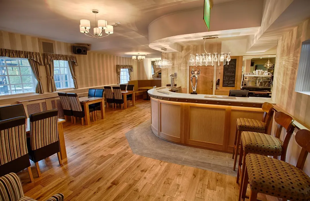 The Elephant & Castle Hotel-1