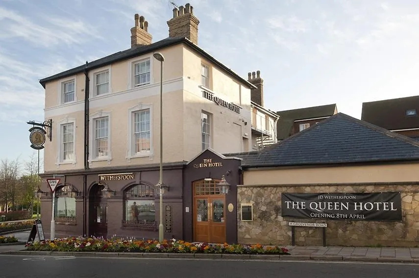 The Queen Hotel Wetherspoon-1