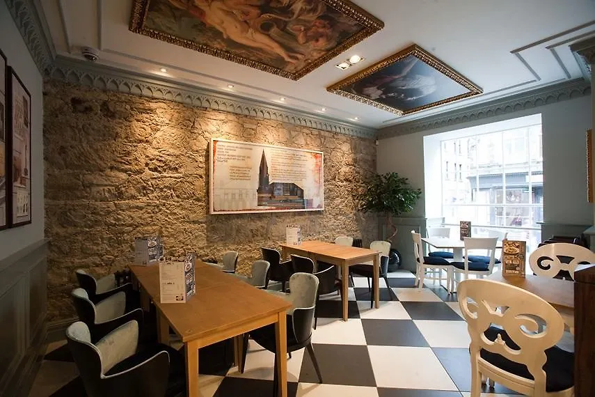 The Guildhall And Linen Exchange Wetherspoon-1