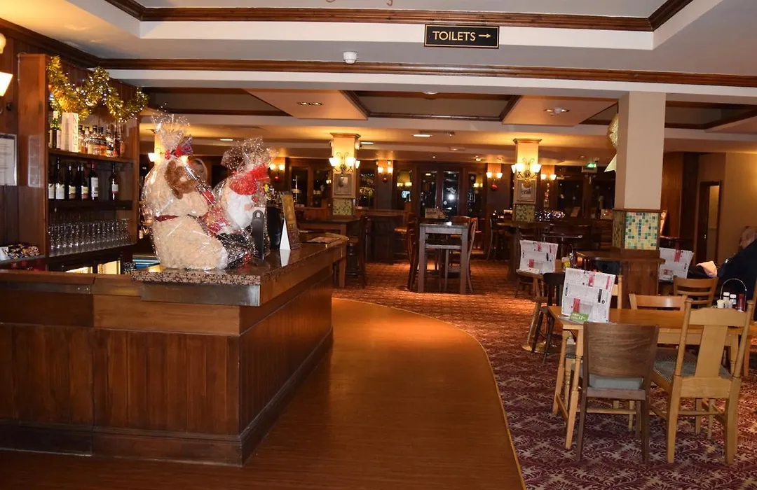 The Golden Acorn Wetherspoon-1