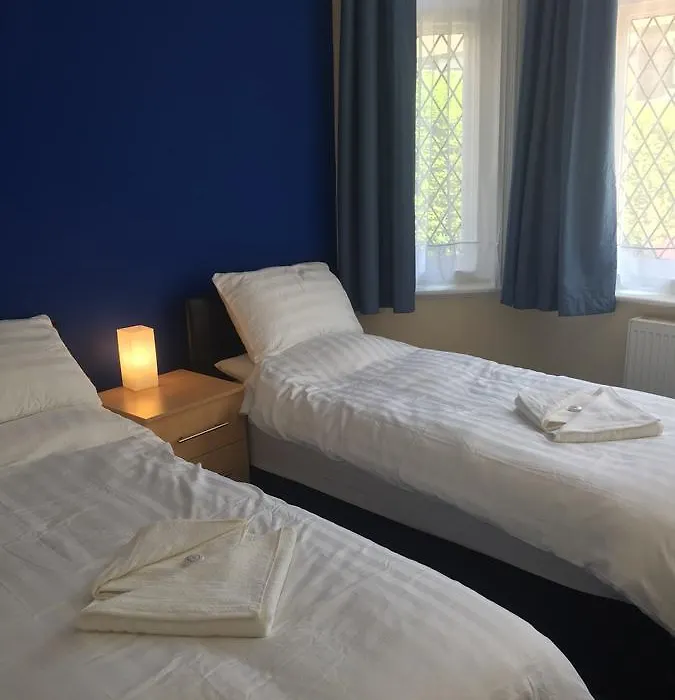 Southend Central Hotel - Close To Beach, City Centre, Train Station & Southend Airport-1