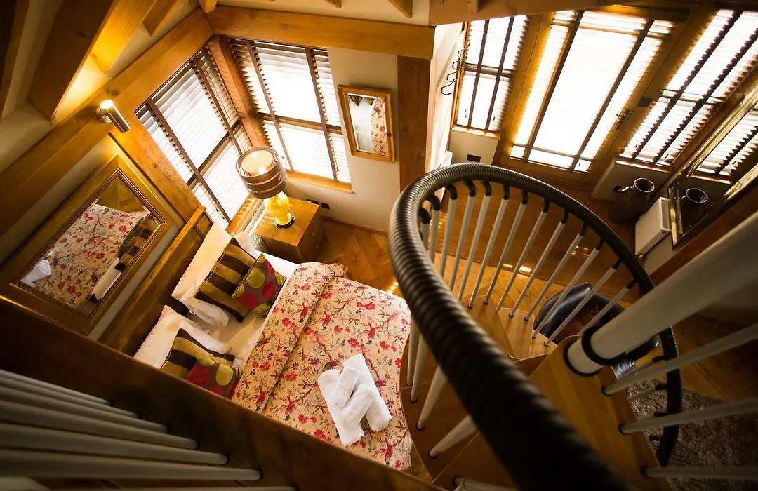 Moss Wood Lodges-1