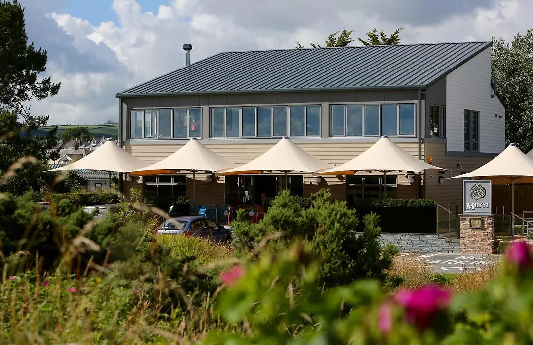 Par Sands Coastal Holiday Park-1