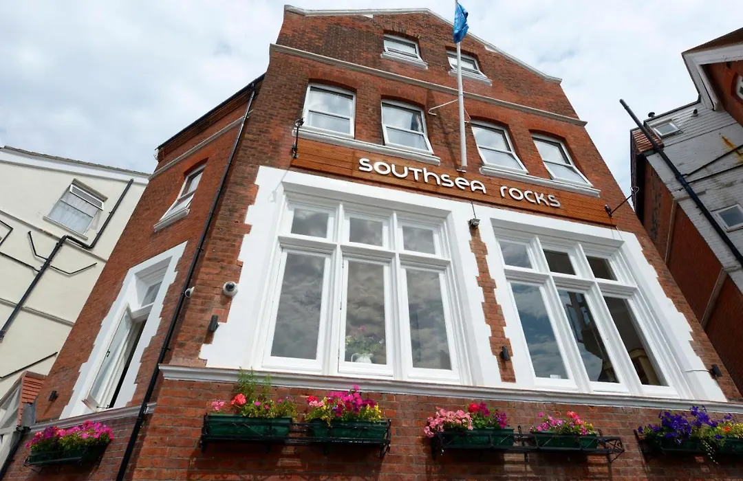 Southsea Rocks Hotel-1