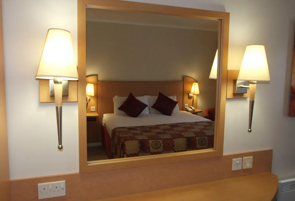 Days Hotel Derby-1