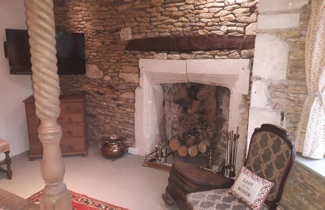 Swan Inn Lechlade-1