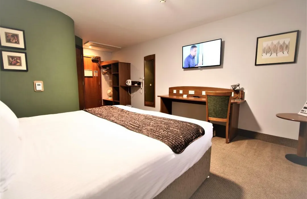 Doncaster International Hotel By Roomsbooked-1