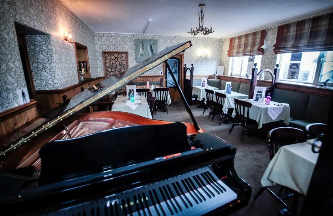Kinmount Hotel-1