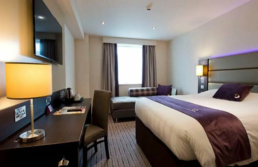 Premier Inn Addlestone-1
