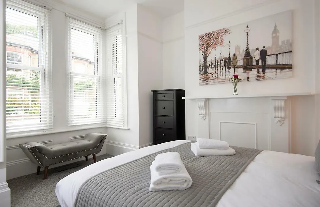 Flat A - Spacious Ground Floor, 1 Bedroom Apartment In Central Southsea, Portsmouth-1