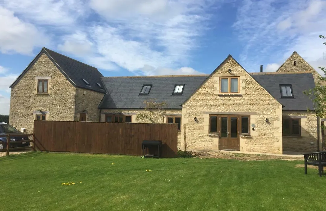 Ty Nant Cottages And Suites-1