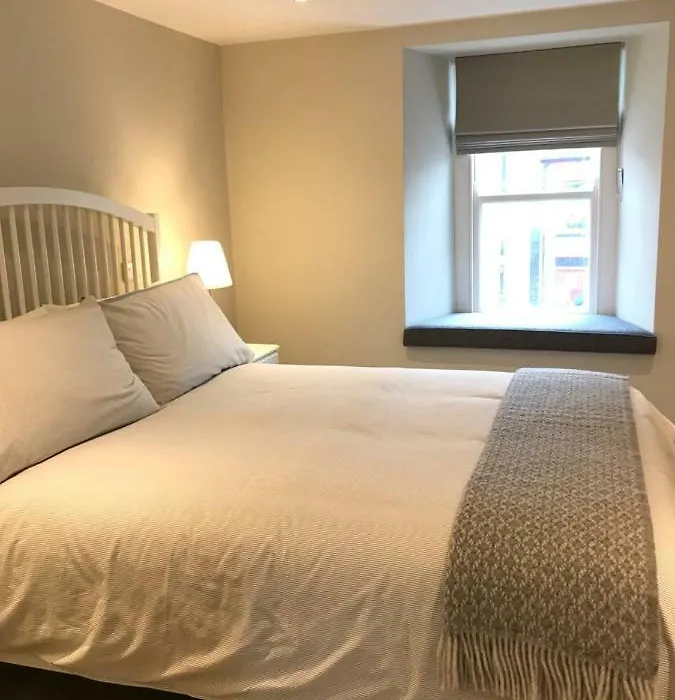 Bush House Accommodation - The Diamond-1