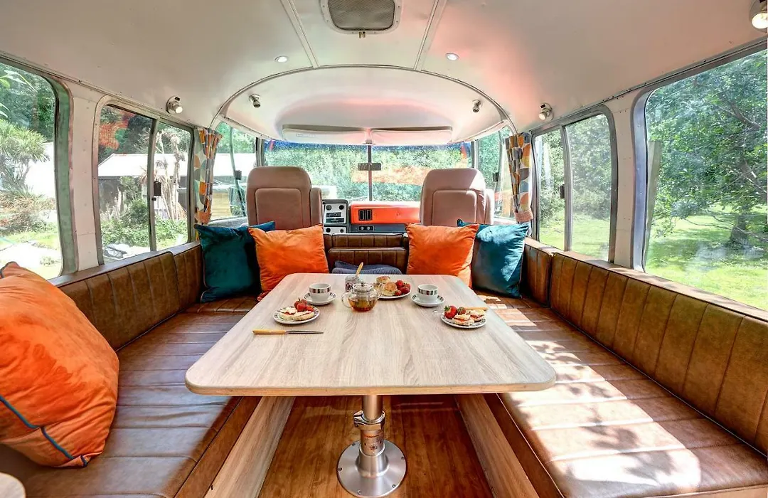 Glamping 1970 American Airstream Motorhome-1