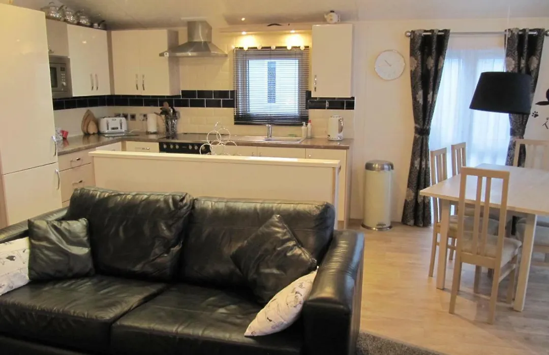 Southsea, Beach And Beauty Lodges-1