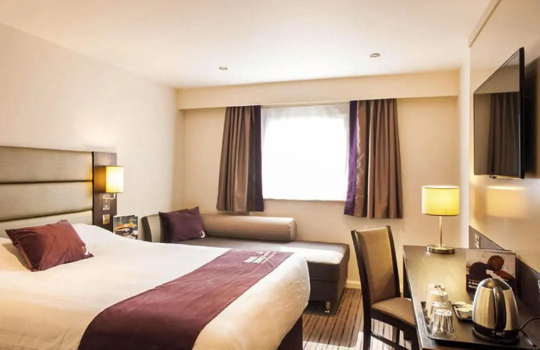 Premier Inn London Kew Bridge-1