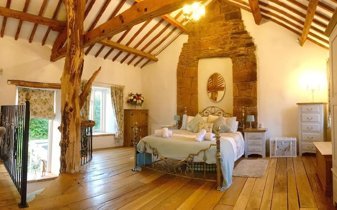 Romantic Quirky Cottage With Private Garden And Parking-1
