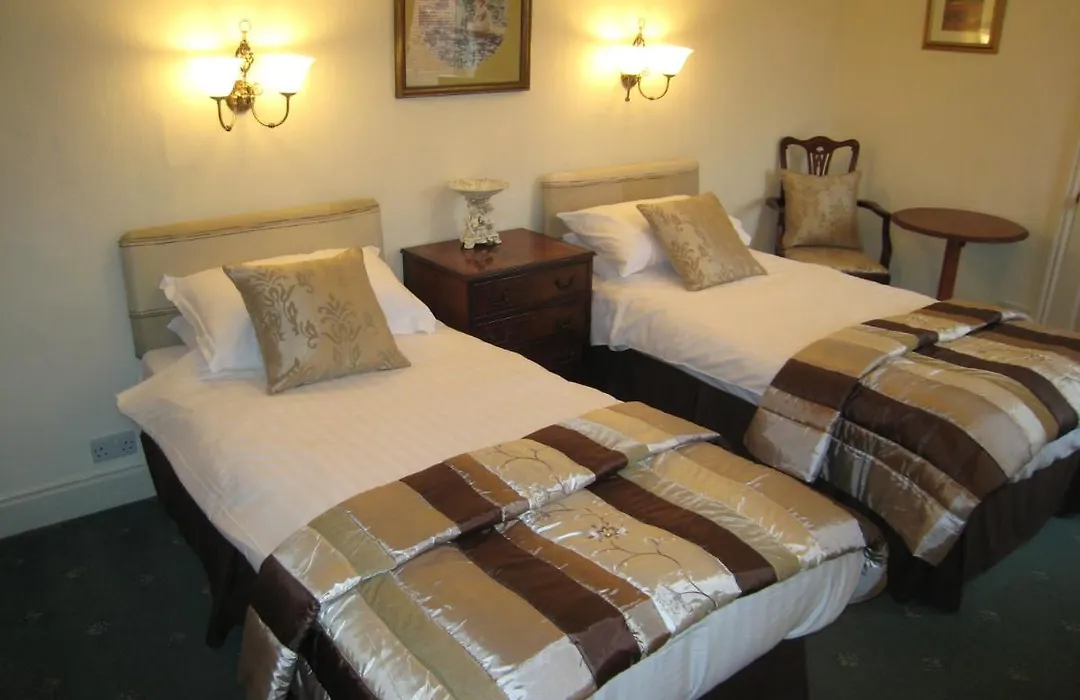 Ashleigh House - Hot Tub, Snooker Table, Sleeps 24-1