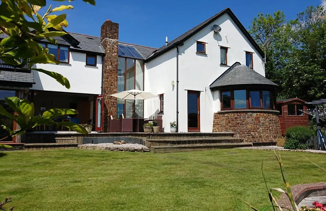 Oak Lodge B&B-1