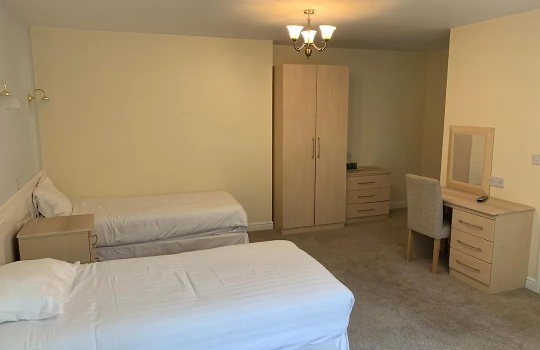 Broadlawns Guest House-1