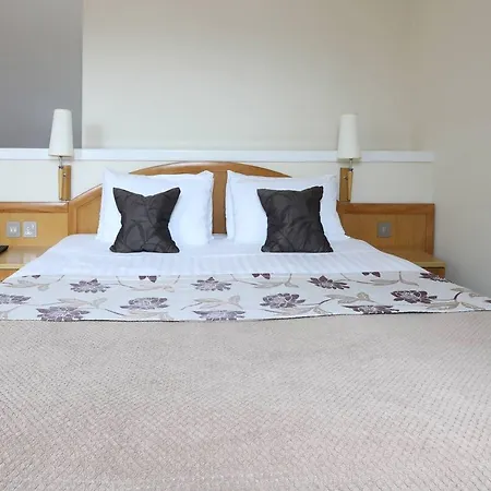 Woodland Bay Hotel-3