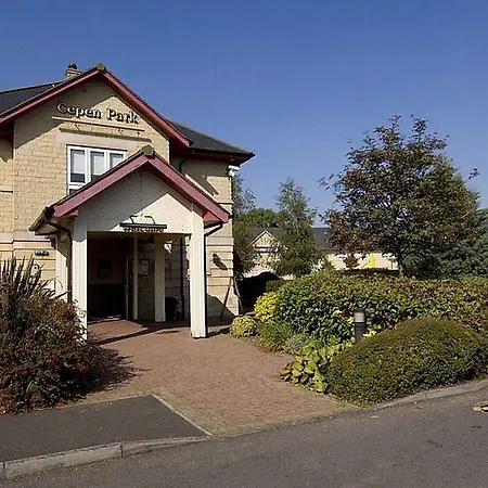 Premier Inn Chippenham-2