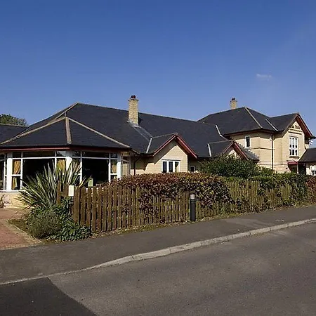 Premier Inn Chippenham-3