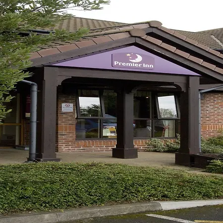 Premier Inn Grimsby-2