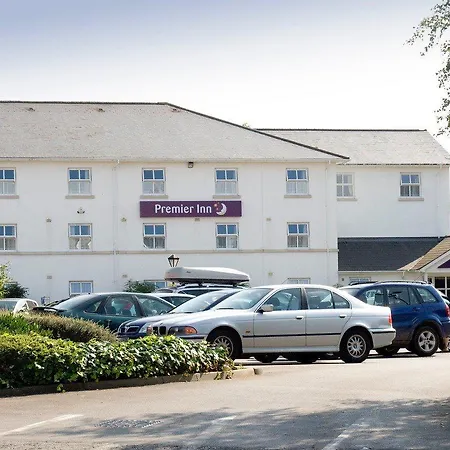 Premier Inn Cheltenham Central - West/A40-3