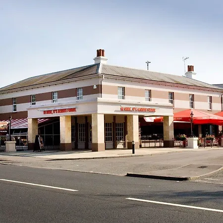 Premier Inn Cheltenham Central - West/A40-2