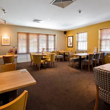 Premier Inn Farnham-3