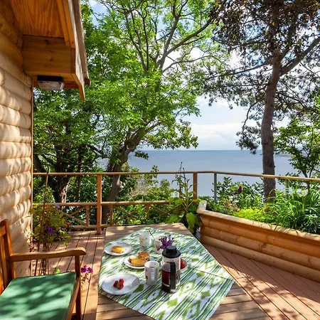 Porthole Log Cabin-3