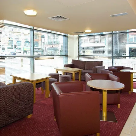 Premier Inn Leicester City Centre - Train Station-3