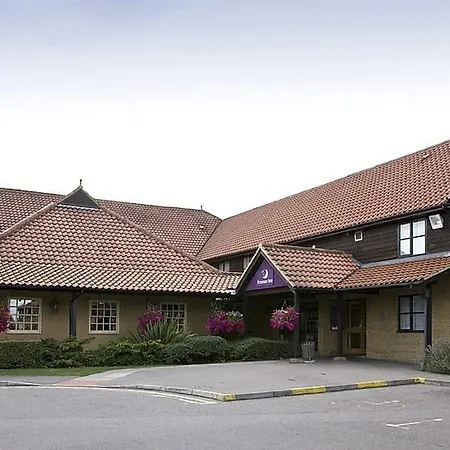 Premier Inn Basildon South-2