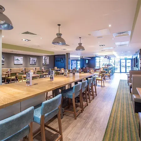 Premier Inn Basingstoke Town Centre-3
