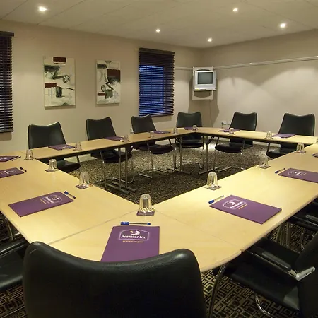 Premier Inn Manchester Trafford Centre Wst-3