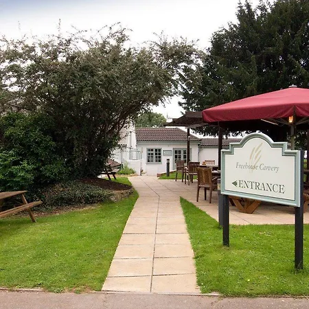 Premier Inn Taunton Ruishton - M5 J25-3