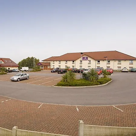 Premier Inn Oldham Central-2
