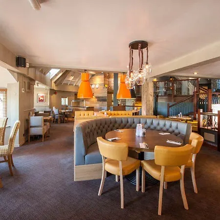 Premier Inn Tamworth Central-2
