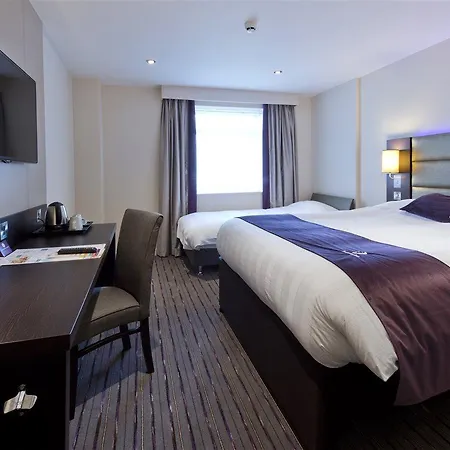 Premier Inn Newbury Tc - London Road-3
