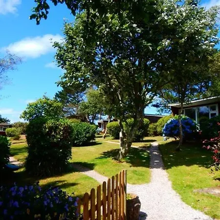 Mount Hawke Holiday Bungalows-2