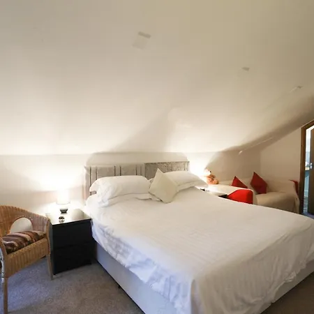 Crackin View Guest House-3