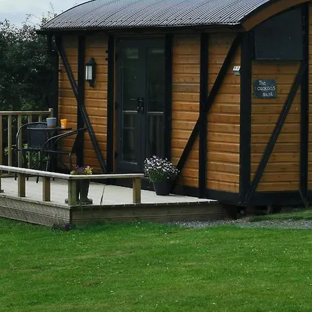 Pen-Rhos Luxury Glamping "Cuckoo'S Nest"-2