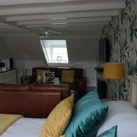 White Linen Whitby, Room Only-3