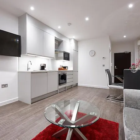Luxustay Milburn House-3