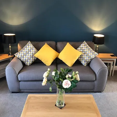 Queen Street Apartments-3