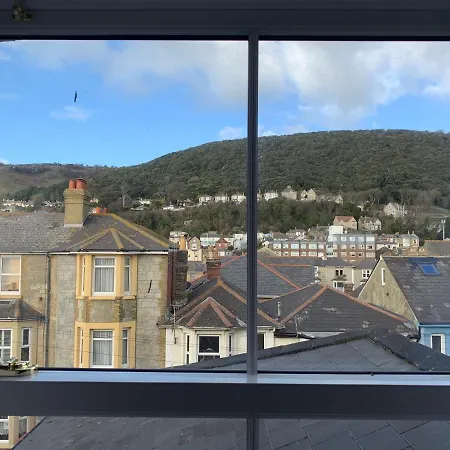 Ventnor Bay House-3
