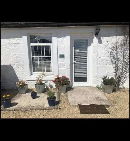 Grooms Cottage Outside Hot Tub-2