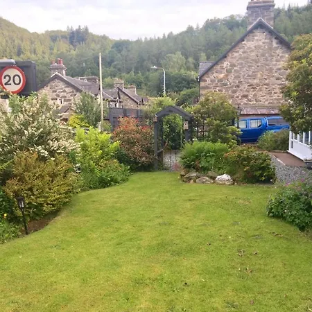 Cae Garw Guest House-3